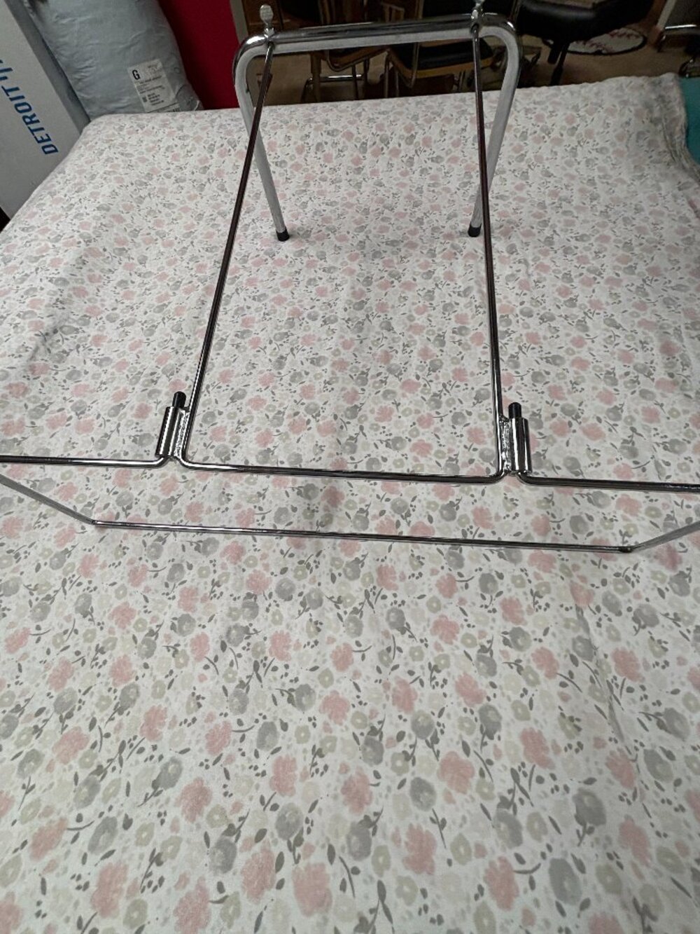 Blanket Lift Bar - for use at End or Side of Bed - Elevates blankets as needed - Picture 4 of 6